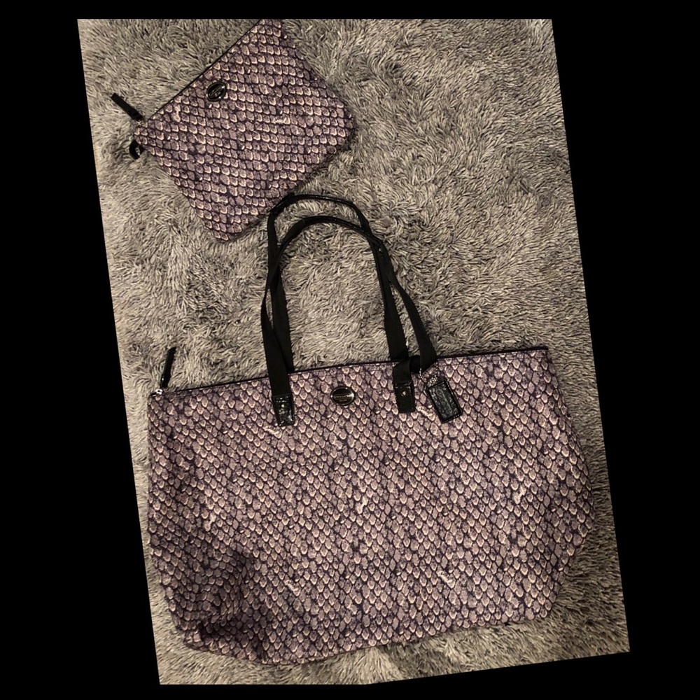 Large Coach duffle bag and snap-in zippered pouch